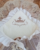 Yenidoğan Wool Yün Kumaş Taç Nakışlı Güpür Duvaklı Fiyonk Prizma Taş Unisex Kundak Bebek Battaniyesi