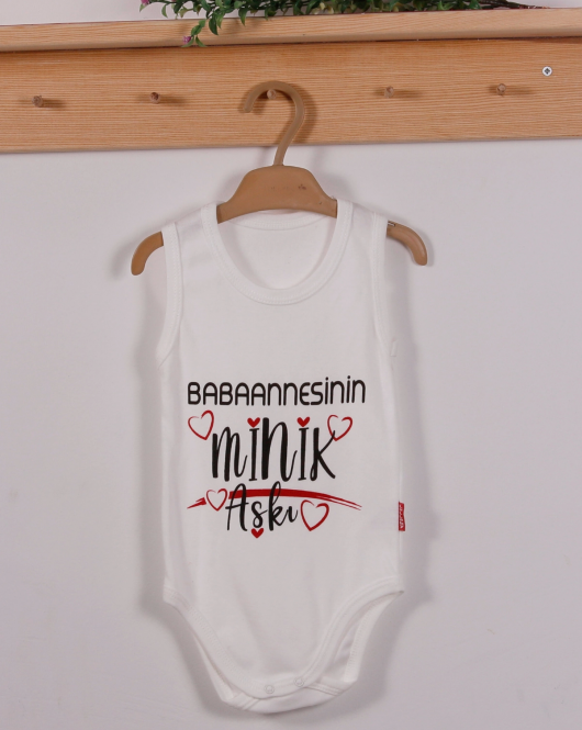 Yeni Doğan 3-12 Ay Babannesinin Minik Aşkı Askılı Body Beyaz