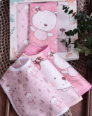 Pembe Ayı Temalı Kare 3 Parça Microfiber Mama Önlüğü Kendi Kutusunda (Sıvı Geçirmez) Çıtçıtlı