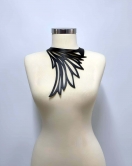 Lazer Kesim Kanat Detaylı Choker, Deri Kolye - APFT1418