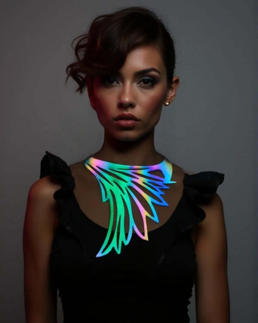 Rainbow Reflektörlü Büyük Kuş Kanadı Choker Kolye, Tarz Lazer Kesim Kolye - APFT1418