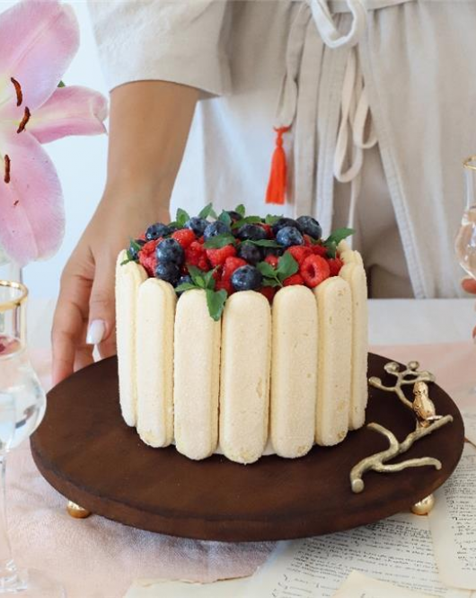 Akayev Ahşap 28 Cm Altın Boncuk Ayaklı Kuş Sunum Tabağı
