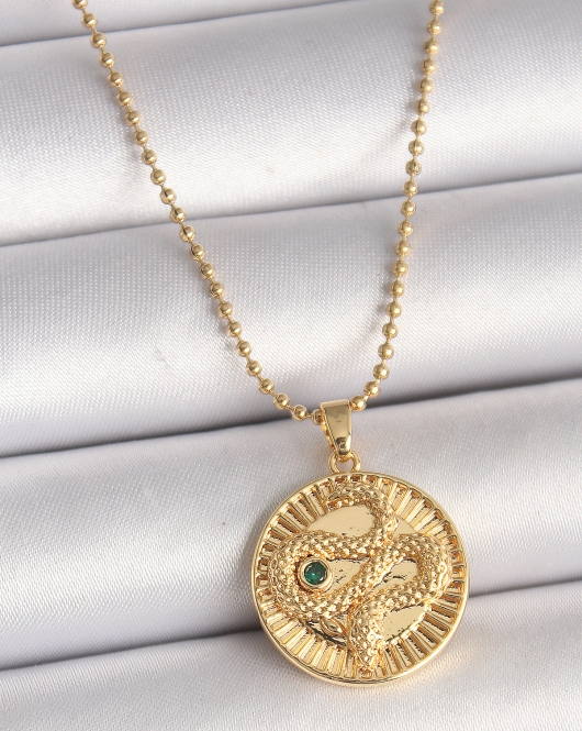 316L Çelik Gold Renk Topçuk Zincir Yılan İşlemeli Zirkon Taş Detaylı Madalyon Model Kadın Kolye
