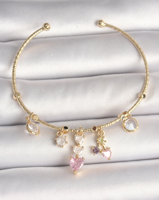 Pirinç Gold Renk Sallantı Zirkon Taşlı Kalp Figür Pembe Kalp Detay Charm Kadın Bileklik