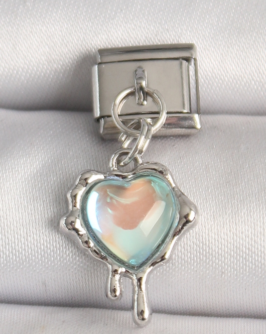 316L Çelik Gümüş Renk Mavi Hologram Mineli Eriyen Kalp Model Nomination Charm